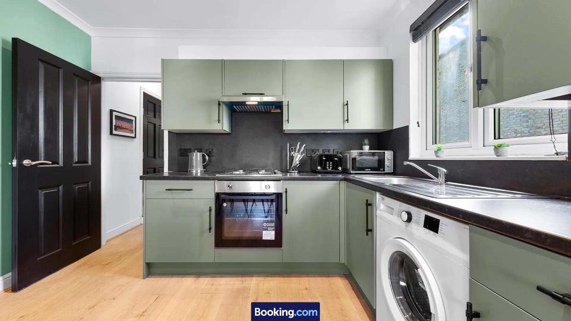 Modern, Central & Comfy Apt By Stay Smart Short Lets & Serviced Accommodation Deptford With Free Wifi Londen